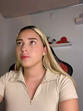 Irisweet  online show from March 22, 10:15 pm