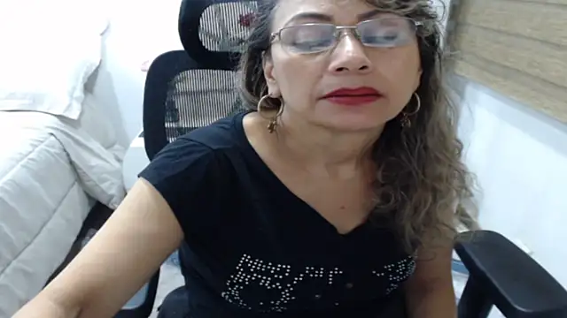 Snapshot of jesy_hot chatting on May 15, 1:56 am jesy hot online show from May 15, 1:56 am