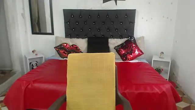 Sweetbigcatt online show from February 25, 8:19 pm