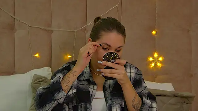 RachelSimpson online show from December 19, 9:28 pm