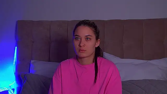 RachelSimpson online show from March 11, 6:30 pm