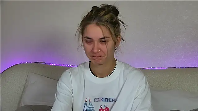 RachelSimpson online show from September 16, 7:04 pm