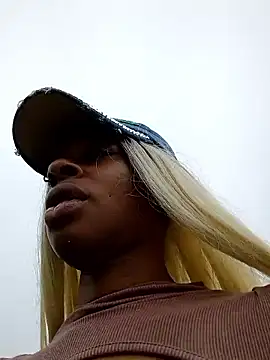 Snapshot of Jasmine_FullsShine chatting on May 9, 1:05 pm Jasmine FullsShine online show from May 9, 1:05 pm