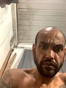 Snapshot of raphadoors19 chatting on October 19, 6:14 am raphadoors19 online show from October 19, 6:14 am