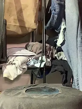 Snapshot of raphadoors19 chatting on December 21, 12:01 pm raphadoors19 online show from December 21, 12:01 pm