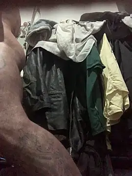 Snapshot of raphadoors19 chatting on February 9, 5:55 am raphadoors19 online show from February 9, 5:55 am