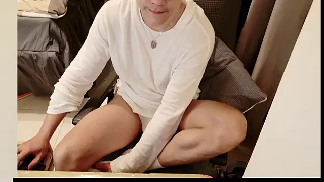 Snapshot of Canto-Dvng chatting on March 13, 12:02 pm Canto-Dvng online show from March 13, 12:02 pm