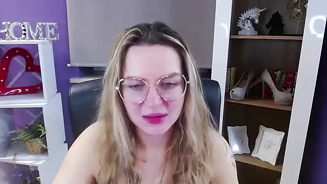 Zoey Erotic online show from January 14, 5:35 am