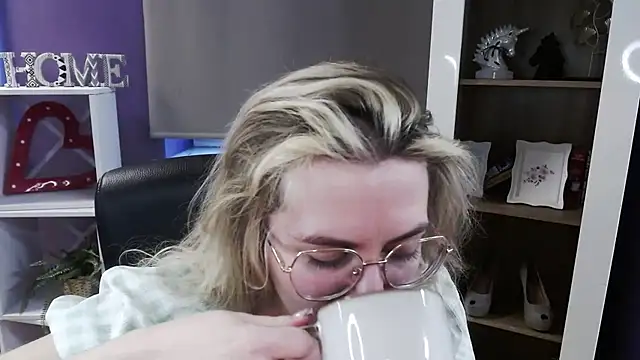 Zoey Erotic online show from March 11, 5:35 am