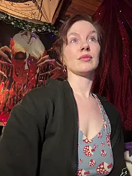 Snapshot of courtneyoccult chatting on December 1, 9:47 am courtneyoccult online show from December 1, 9:47 am