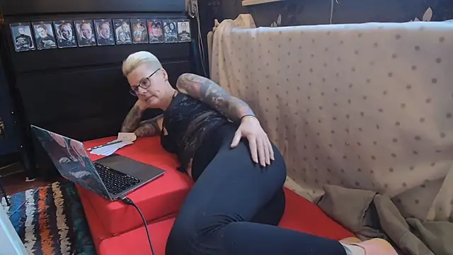 MaryG online show from January 16, 9:37 am