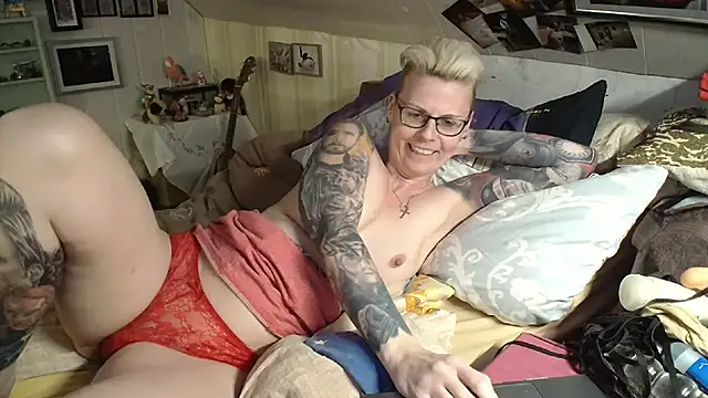 MaryG online show from February 24, 5:53 pm