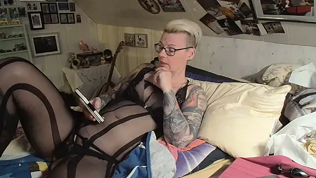 MaryG online show from March 2, 7:23 pm