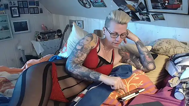 MaryG online show from March 3, 2:04 pm