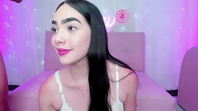 Snapshot of Litzy1_ chatting on February 13, 8:24 pm Litzy1 online show from February 13, 8:24 pm