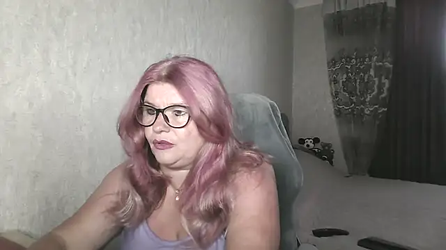 Snapshot of Diana_49 chatting on June 22, 6:54 am Diana 49 online show from June 22, 6:54 am
