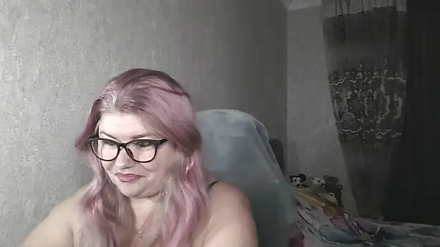 Snapshot of Diana_49 chatting on July 11, 8:28 am Diana 49 online show from July 11, 8:28 am