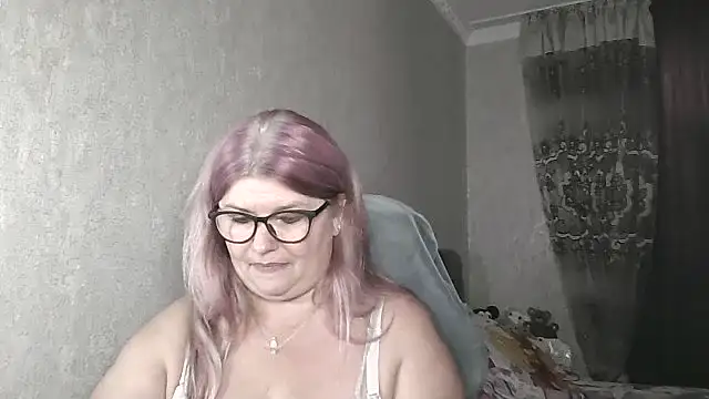 Snapshot of Diana_49 chatting on July 13, 12:41 pm Diana 49 online show from July 13, 12:41 pm