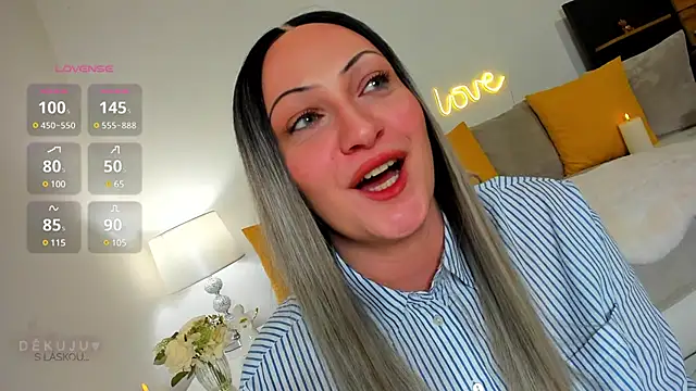 Snapshot of KVerunce chatting on February 3, 12:36 am KVerunce online show from February 3, 12:36 am