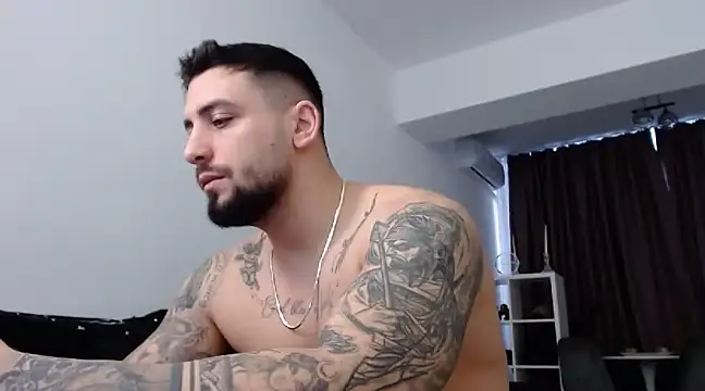  DylanGreen online show from February 25, 9:09 am