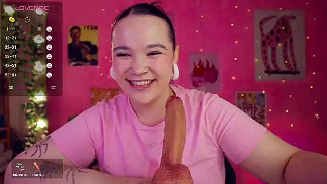 Snapshot of Chery_Lady22 chatting on November 15, 3:37 am Chery Lady22 online show from November 15, 3:37 am