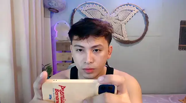 Snapshot of princeJayX chatting on December 1, 9:48 pm princeJayX online show from December 1, 9:48 pm