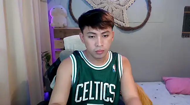 Snapshot of princeJayX chatting on December 3, 1:32 pm princeJayX online show from December 3, 1:32 pm