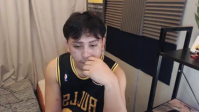 Snapshot of princeJayX chatting on August 3, 9:26 am princeJayX online show from August 3, 9:26 am