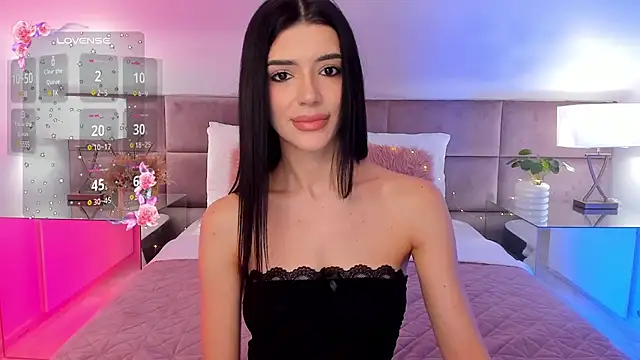 Snapshot of JasmiLyn chatting on February 7, 8:10 pm JasmiLyn online show from February 7, 8:10 pm