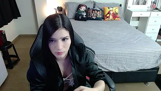 Snapshot of kittykat18x chatting on January 6, 5:06 pm kittykat18x online show from January 6, 5:06 pm
