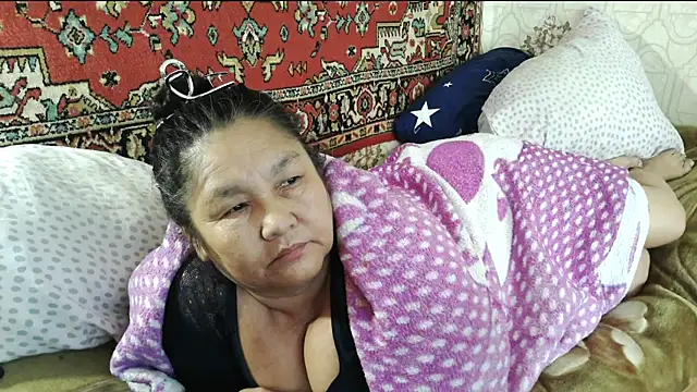Snapshot of Zulfiya_Bruce chatting on June 22, 3:47 am Zulfiya Bruce online show from June 22, 3:47 am