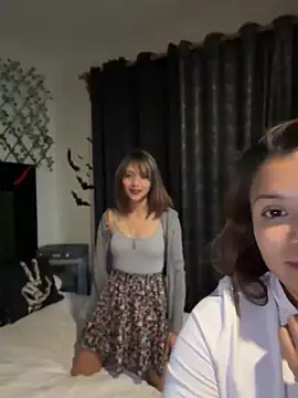 3littleschoolteens online show from June 18, 8:36 am