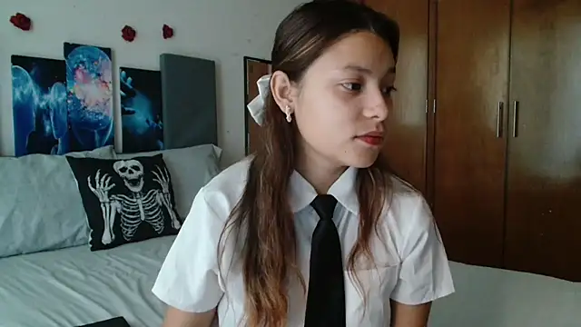 3littleschoolteens online show from June 25, 6:45 pm