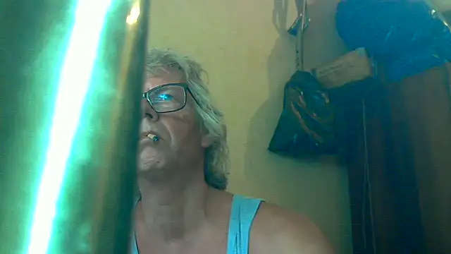 Snapshot of stelletje55 chatting on July 27, 8:54 am stelletje55 online show from July 27, 8:54 am