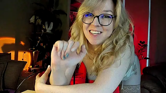 Snapshot of 5_in_one chatting on December 5, 7:49 am 5 in one online show from December 5, 7:49 am