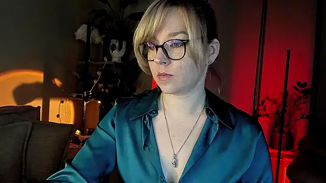 Snapshot of 5_in_one chatting on December 11, 4:18 am 5 in one online show from December 11, 4:18 am