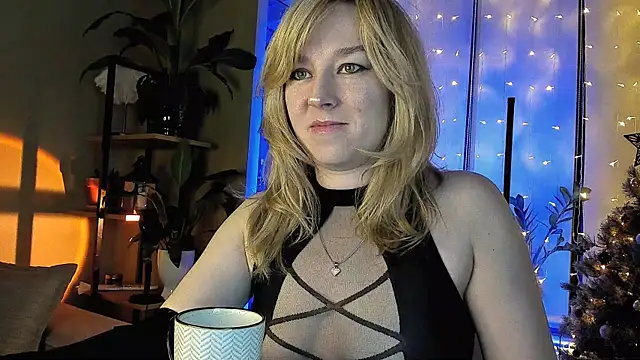 Snapshot of 5_in_one chatting on December 31, 4:38 am 5 in one online show from December 31, 4:38 am