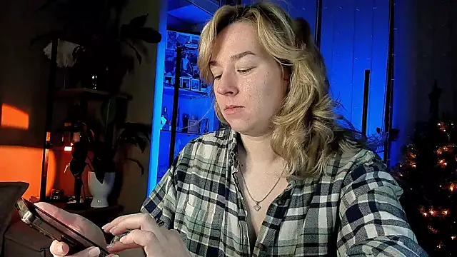 Snapshot of 5_in_one chatting on January 14, 4:04 am 5 in one online show from January 14, 4:04 am