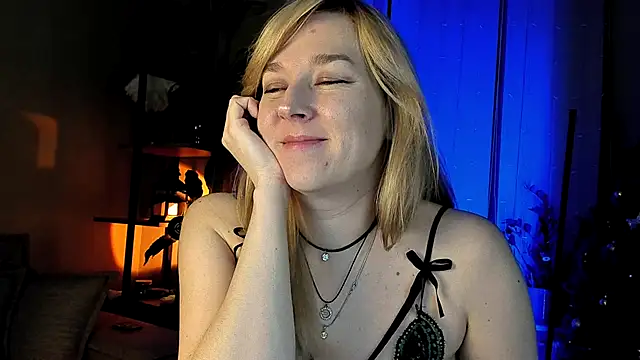 Snapshot of 5_in_one chatting on February 3, 4:14 am 5 in one online show from February 3, 4:14 am