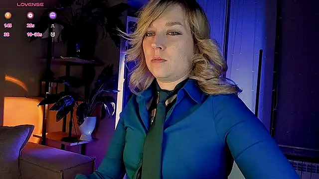 Snapshot of 5_in_one chatting on October 31, 3:29 am 5 in one online show from October 31, 3:29 am