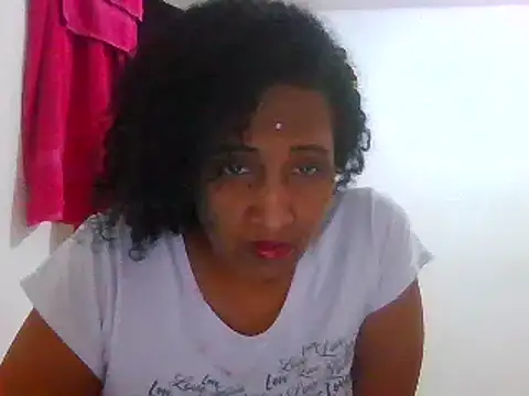 Snapshot of Aishamara chatting on March 2, 9:43 pm Aishamara online show from March 2, 9:43 pm