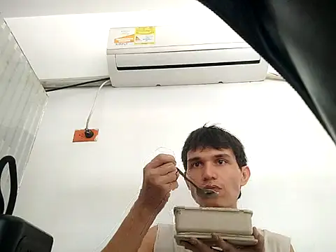 Snapshot of PrivCamZone chatting on October 4, 7:01 pm PrivCamZone online show from October 4, 7:01 pm