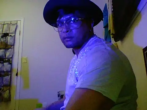 Snapshot of CleanGrey chatting on February 18, 10:11 am CleanGrey online show from February 18, 10:11 am