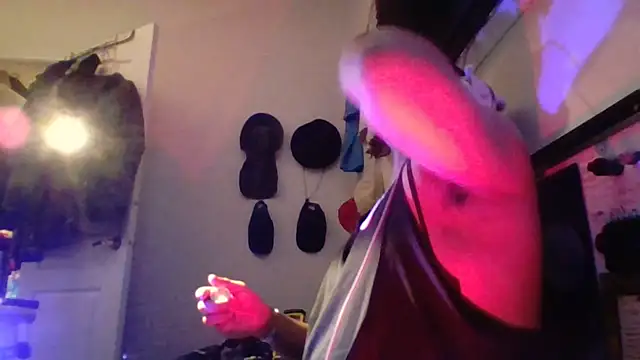 Snapshot of CleanGrey chatting on March 6, 9:50 am CleanGrey online show from March 6, 9:50 am