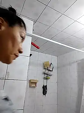 LaInsaciableIntensa online show from October 27, 6:01 pm