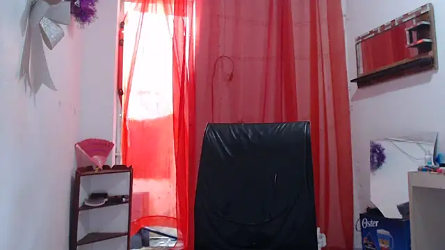 Snapshot of heyline_milf chatting on May 8, 7:52 pm heyline milf online show from May 8, 7:52 pm
