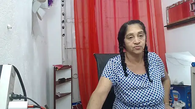 Snapshot of heyline_milf chatting on May 26, 6:04 pm heyline milf online show from May 26, 6:04 pm