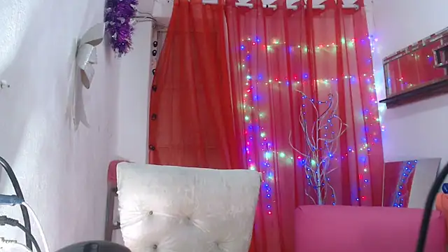 heyline milf online show from June 25, 5:28 pm