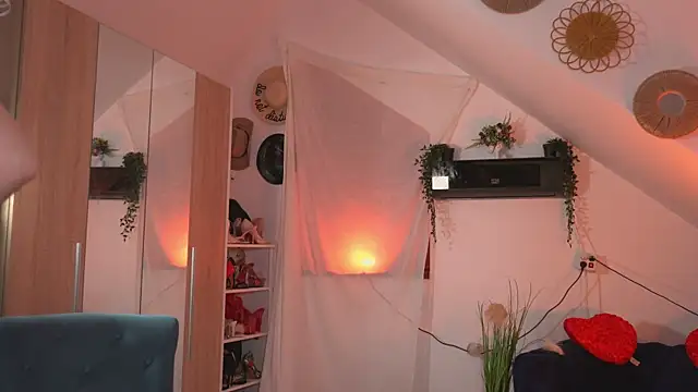 Amaliamour online show from November 15, 4:10 am