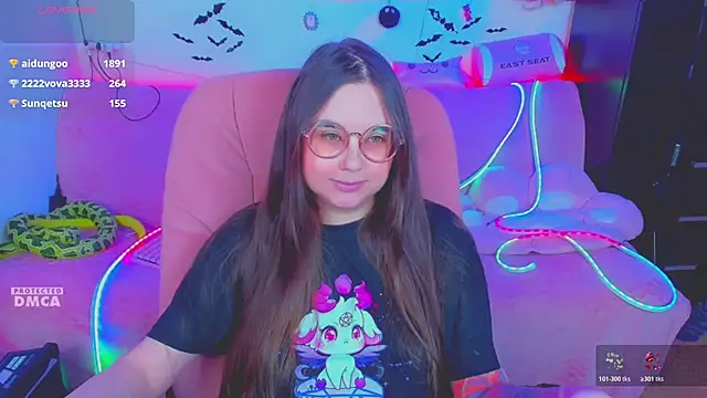 Snapshot of Lolisuccub chatting on May 4, 5:31 pm Lolisuccub online show from May 4, 5:31 pm
